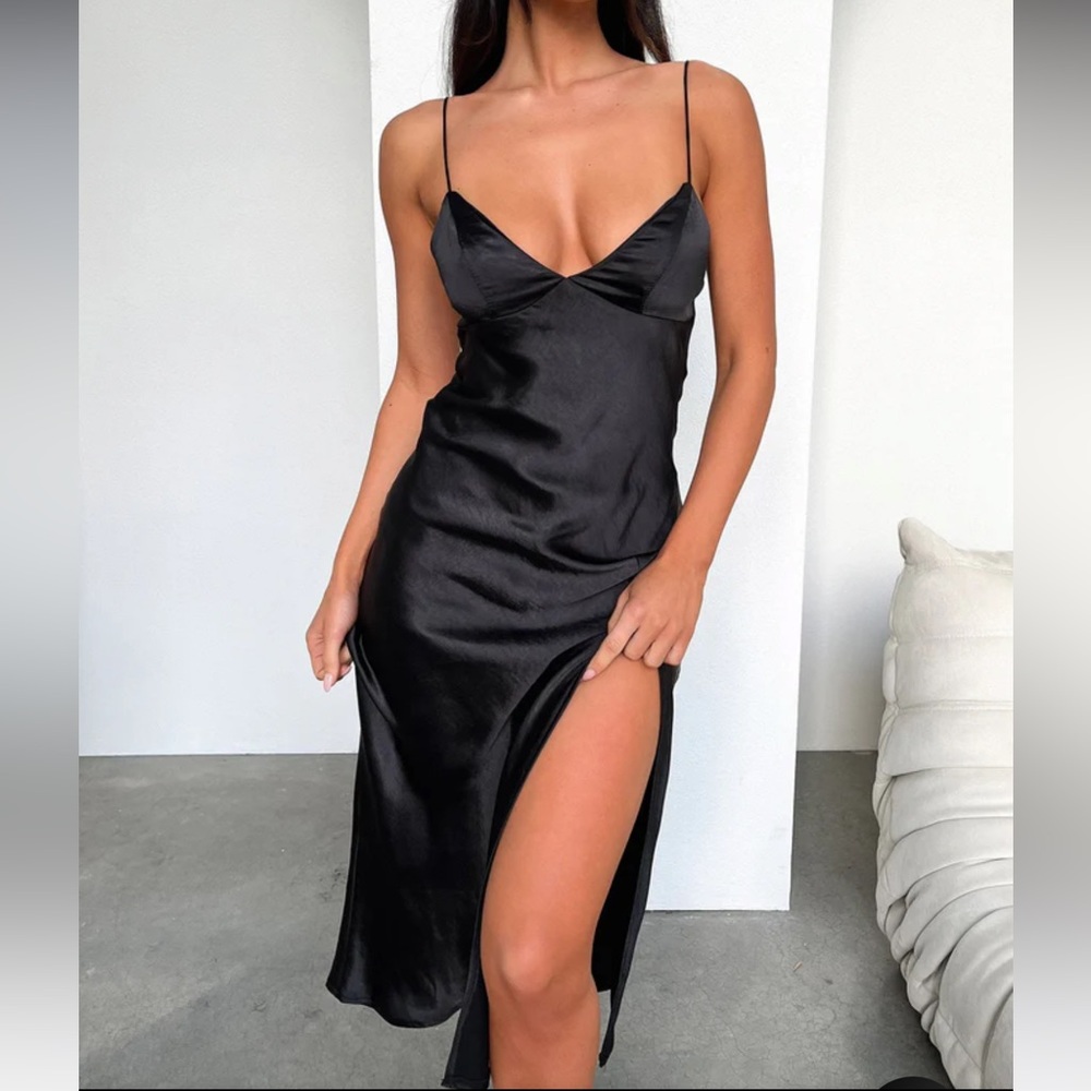 Black Sleeveless Spaghetti Strap Midi Dress